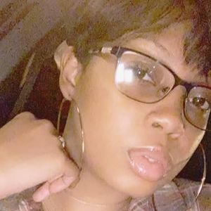 Meet your Posher, Charlieza